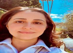 شعری از مانا آقایی